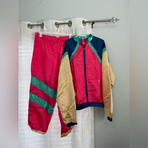 New Retro Outfit - Picture 5 of 13